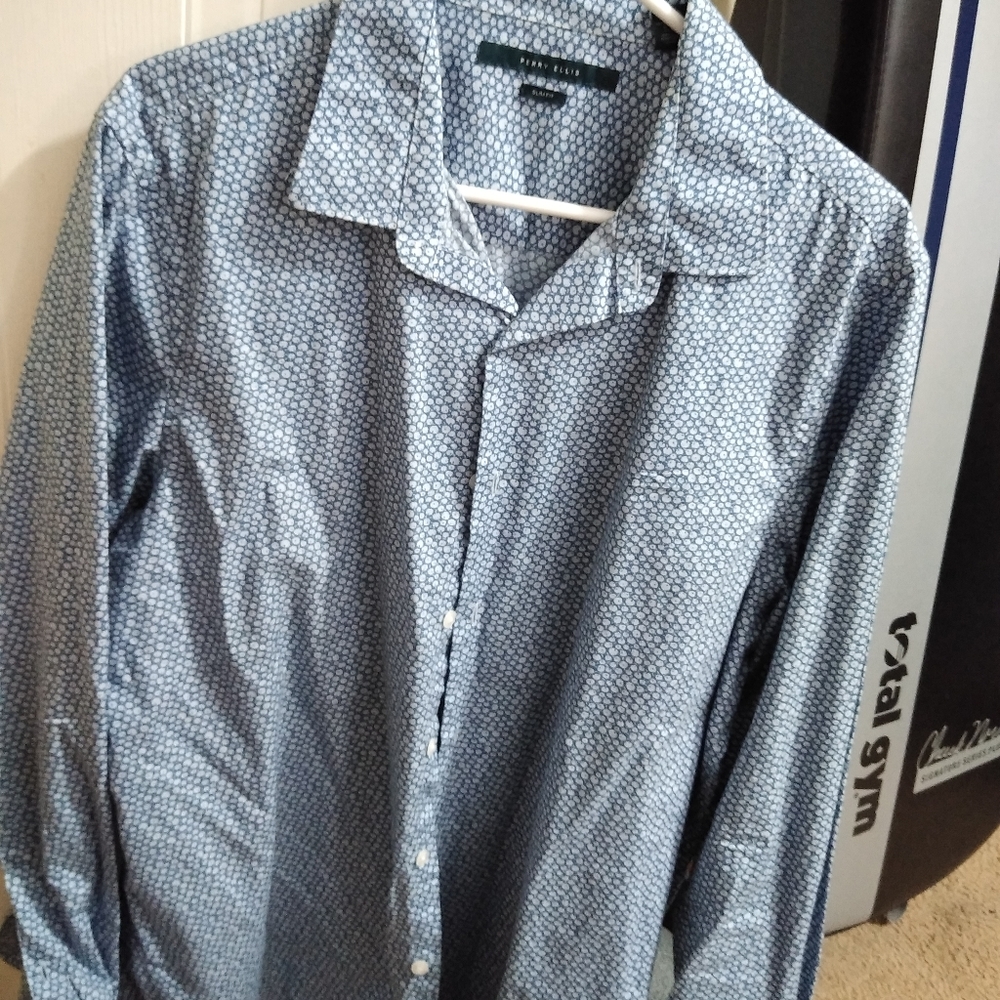 Perry Ellis Long sleeve button down dress shirt